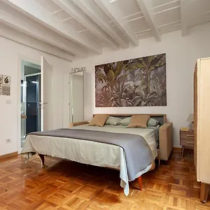 Apartment Porta Ticinese - Navigli, Milan
